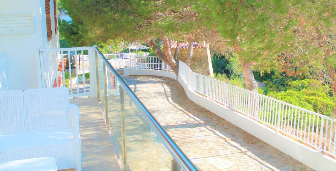 Villa Martina 卡拉恩弗卡特 外观 照片